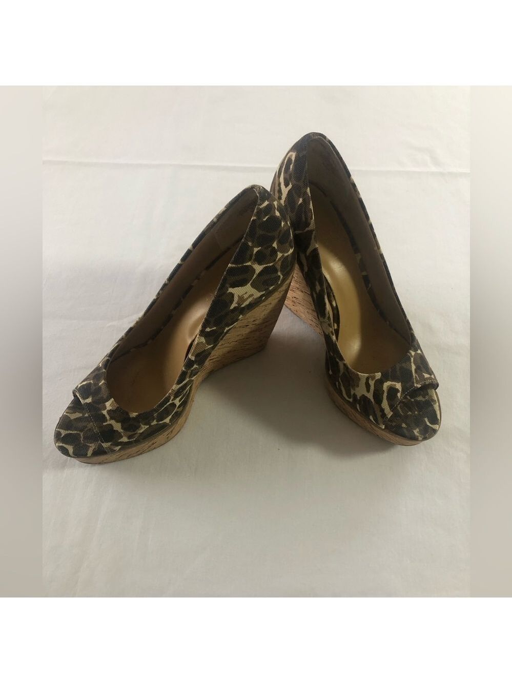 VGC Nine West Size 6.5 M Fabric Wild Thing Peep Toe Cheetah Wedges .